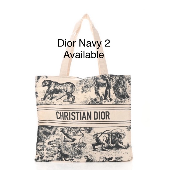 🎉GIVEAWAY🎉Gucci GG Marmont Shoulder Quilted GG Canvas & B/W Gucci Scarf - Picture 4 of 7